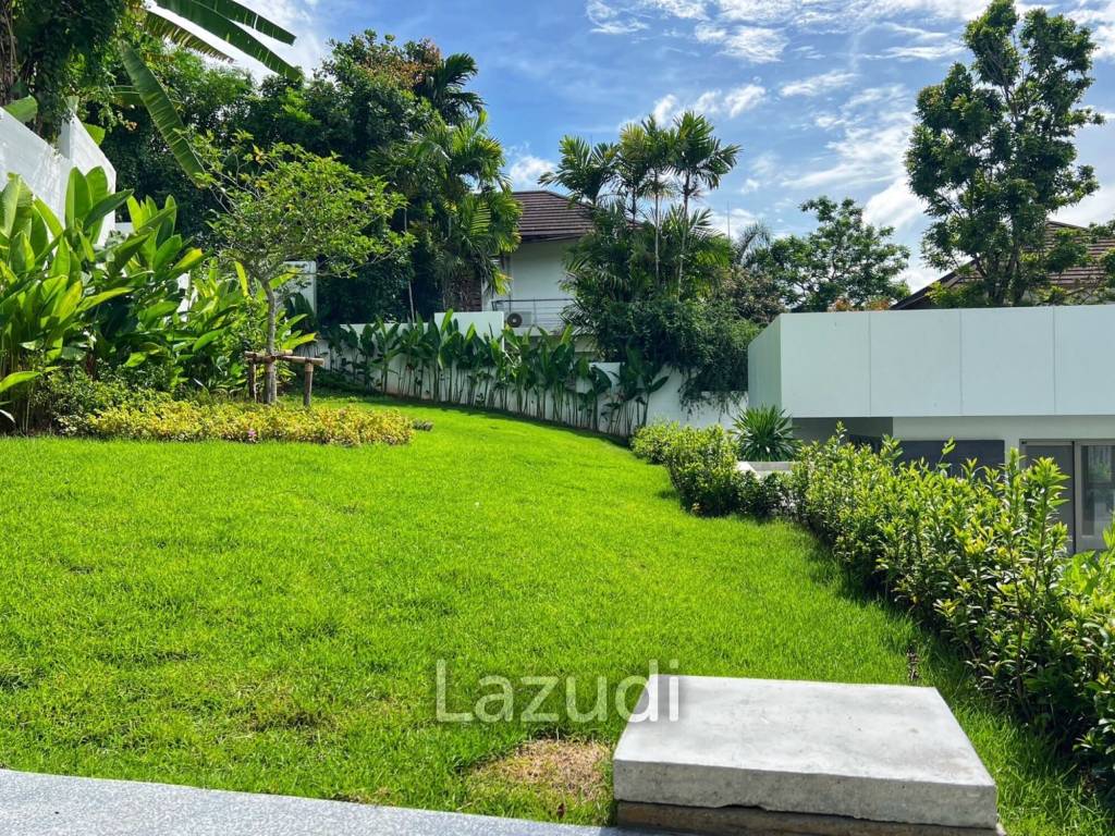 Modern 4-Bedroom Pool Villa In Kathu For Sale