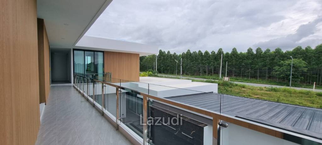 5 Beds 6 Baths 419 SQ.M. Brand New Villa Huay Yai