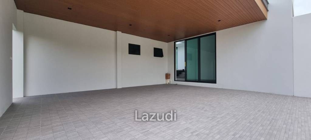 5 Beds 6 Baths 419 SQ.M. Brand New Villa Huay Yai