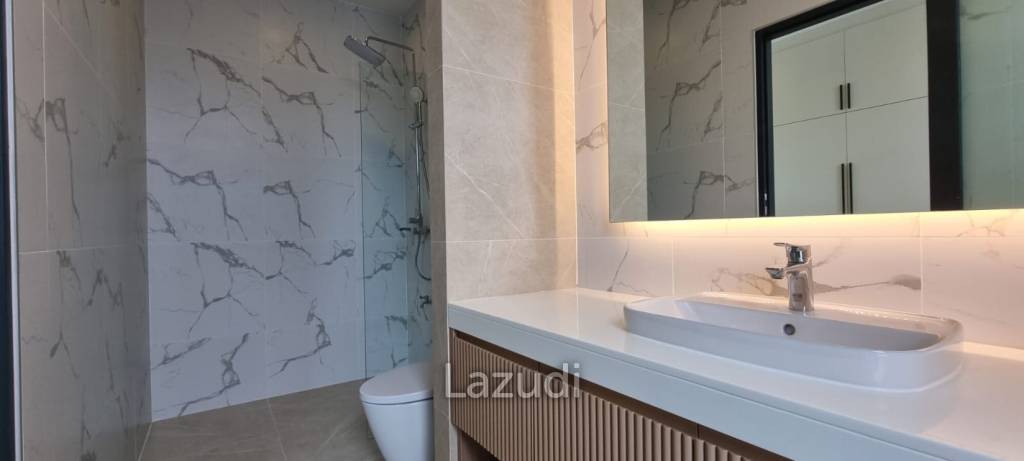 5 Beds 6 Baths 419 SQ.M. Brand New Villa Huay Yai