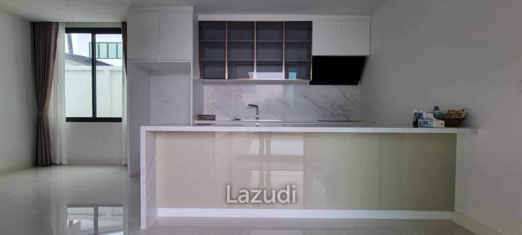 5 Beds 6 Baths 419 SQ.M. Brand New Villa Huay Yai