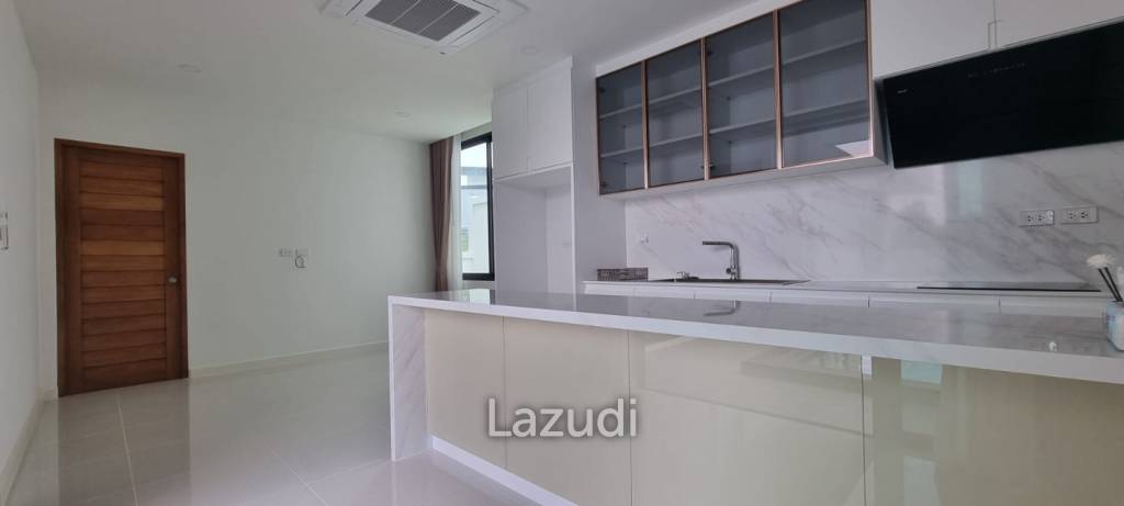 5 Beds 6 Baths 419 SQ.M. Brand New Villa Huay Yai