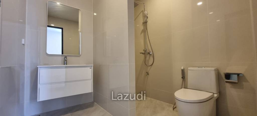 5 Beds 6 Baths 419 SQ.M. Brand New Villa Huay Yai