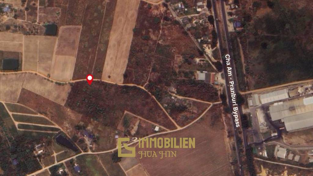 Ausgedehntes 374 Sq.Wa. ( 1.496 qm) Grundstück in Hin Lek Fai in der Nähe der Umgehungsstraße