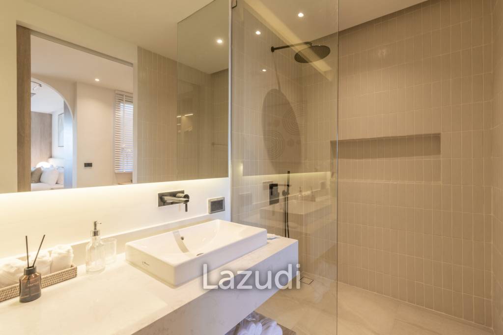 3-Bedroom Pool Villa with Chalong Bay View