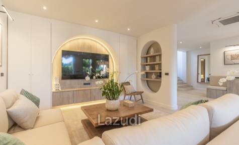 3-Bedroom Pool Villa with Chalong Bay View