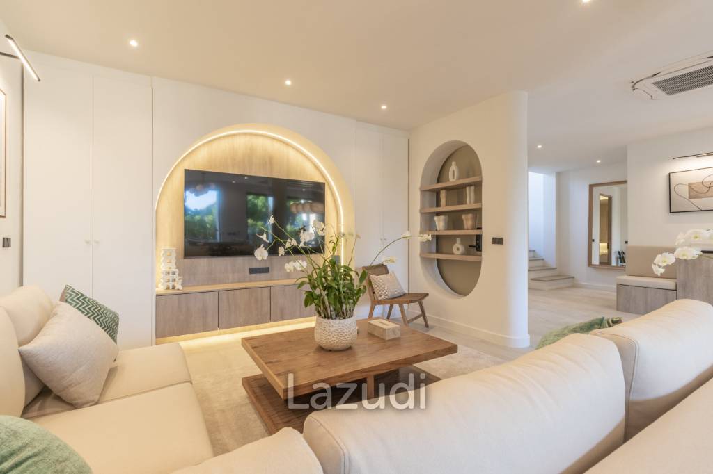 3-Bedroom Pool Villa with Chalong Bay View