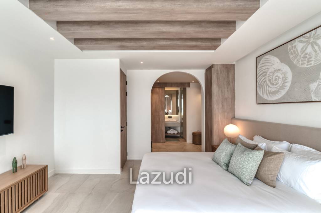 3-Bedroom Pool Villa with Chalong Bay View