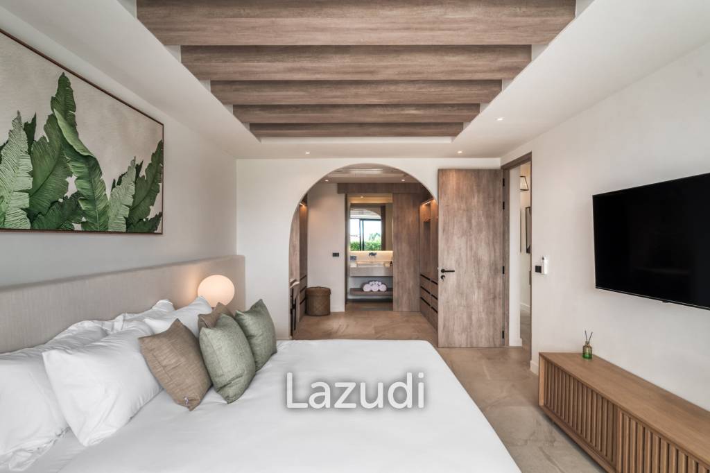 3-Bedroom Pool Villa with Chalong Bay View