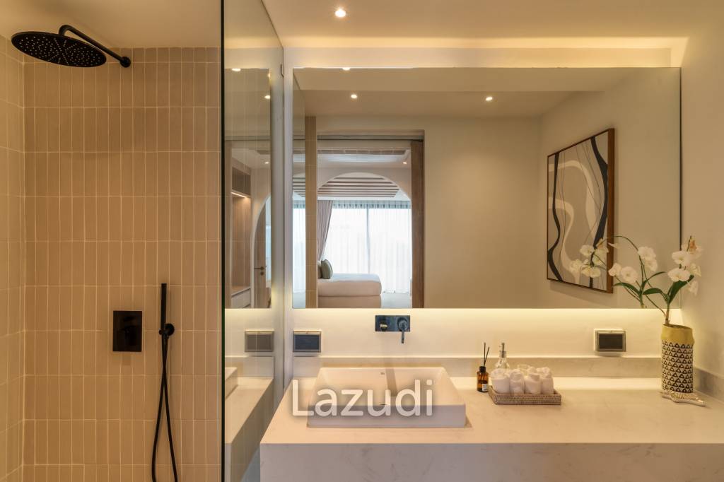 3-Bedroom Pool Villa with Chalong Bay View