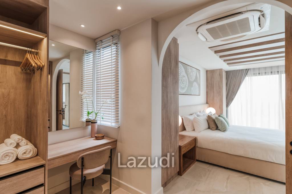 3-Bedroom Pool Villa with Chalong Bay View