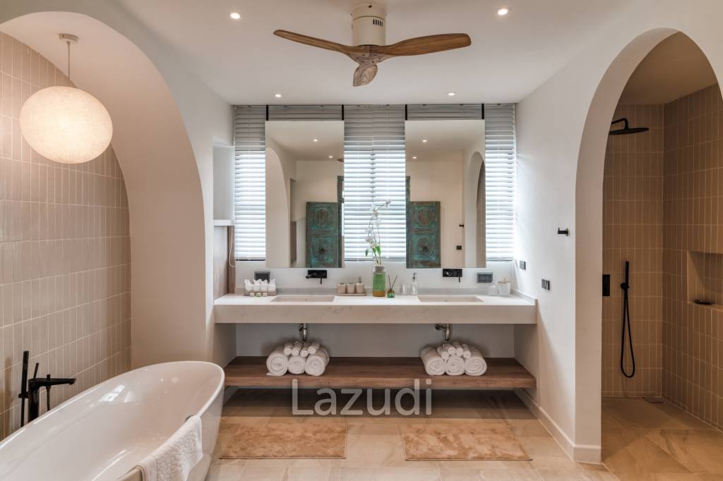 3-Bedroom Pool Villa with Chalong Bay View