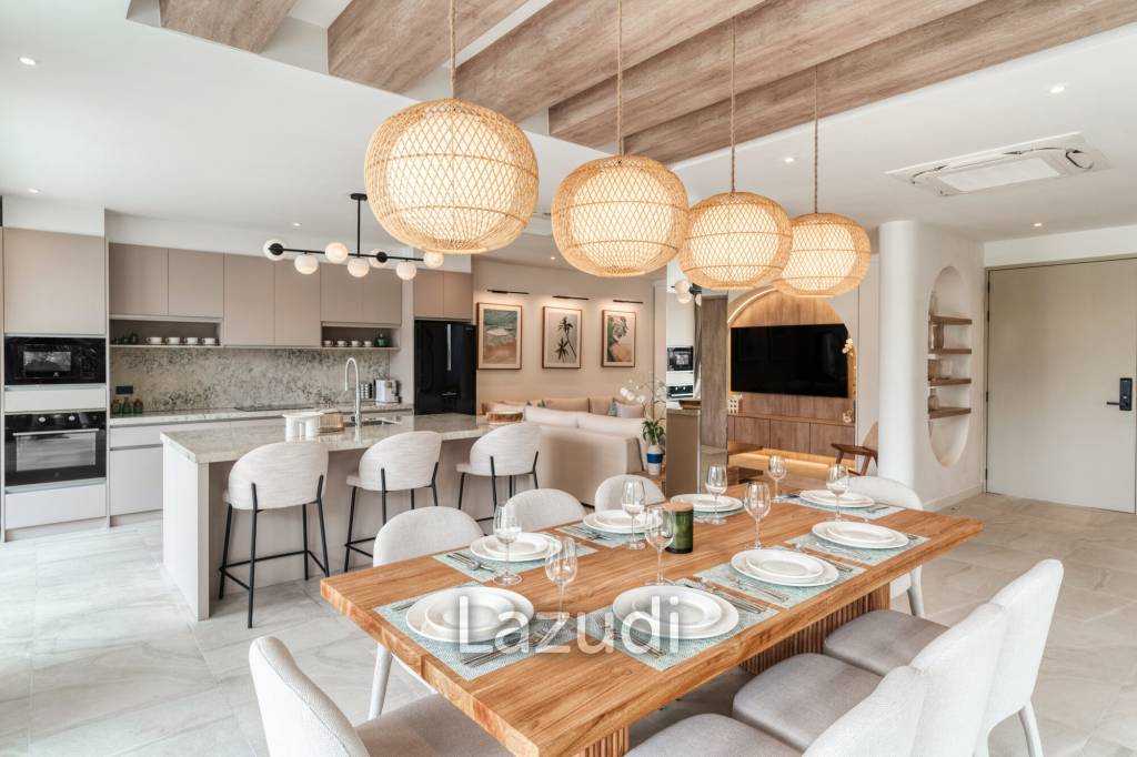 3-Bedroom Pool Villa with Chalong Bay View