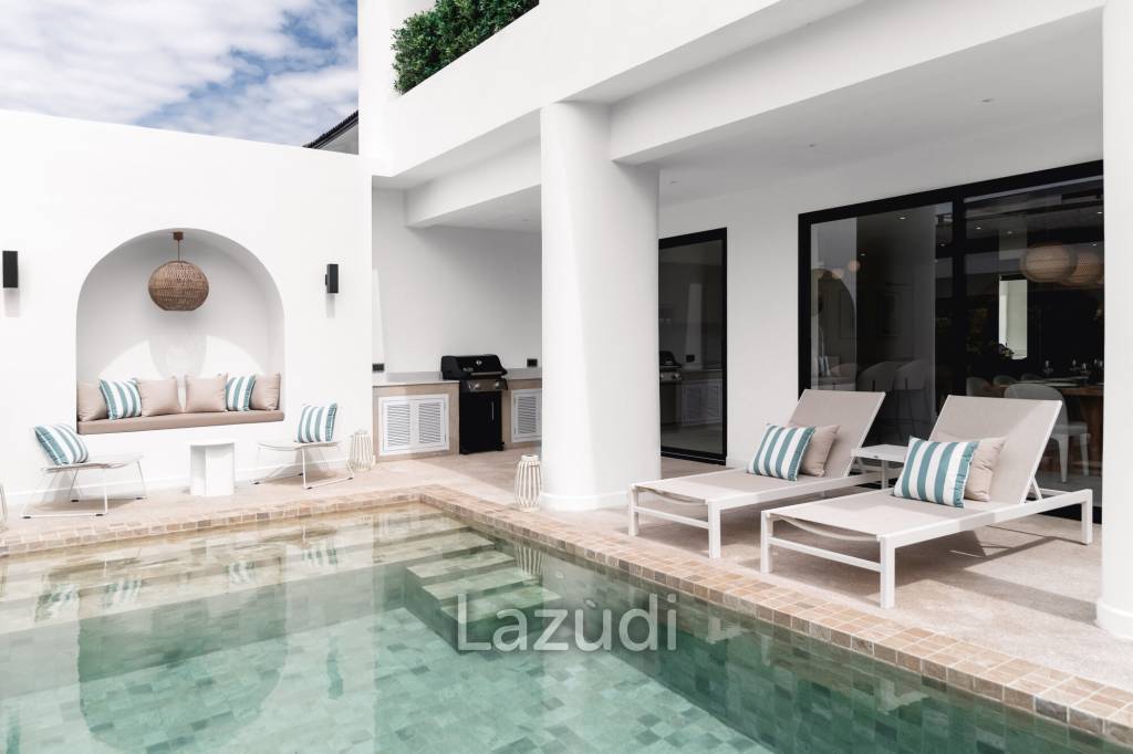 3-Bedroom Pool Villa with Chalong Bay View