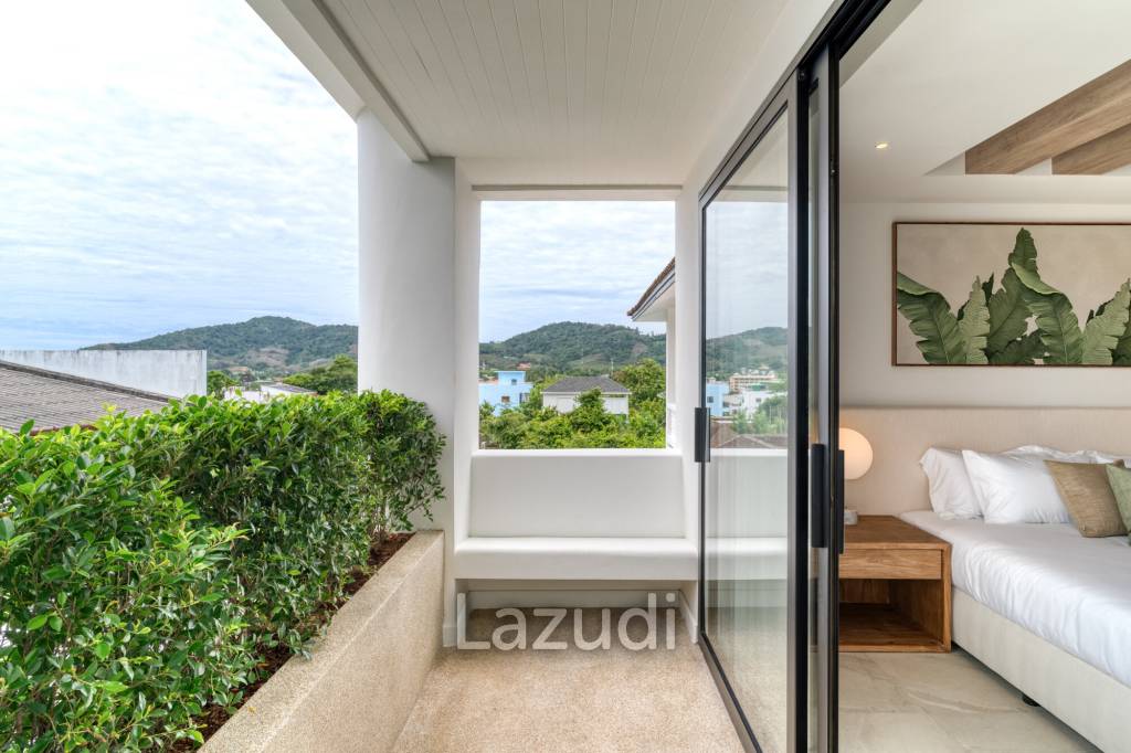 3-Bedroom Pool Villa with Chalong Bay View