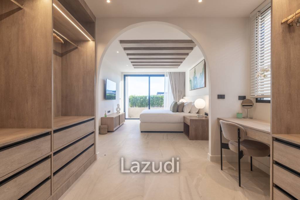 3-Bedroom Pool Villa with Chalong Bay View