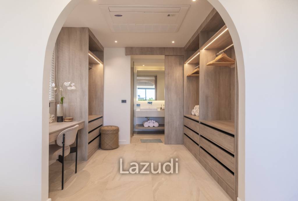 3-Bedroom Pool Villa with Chalong Bay View