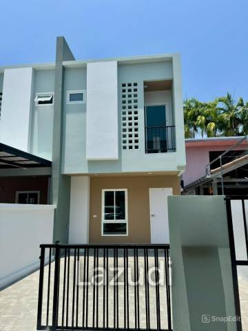 2-storey, 3-bedroom townhouse for rent in Chalong