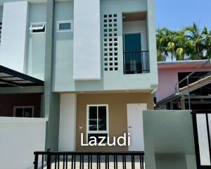 2-storey, 3-bedroom townhouse for rent in Chalong