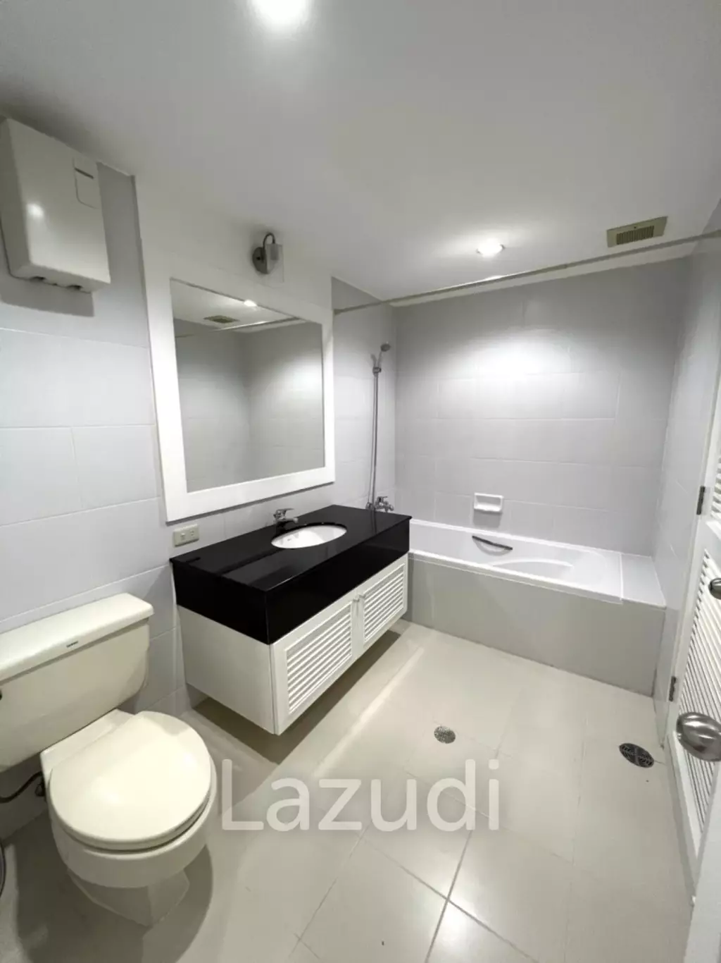 2 Bedroom 1 Bathroom Condo 85 Sqm. at Acadamia Grand Tower