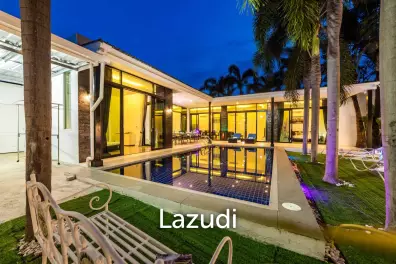 Black Lotus, modern 3 bed, 3 bath. Close to Town