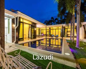 Black Lotus, modern 3 bed, 3 bath. Close to Town