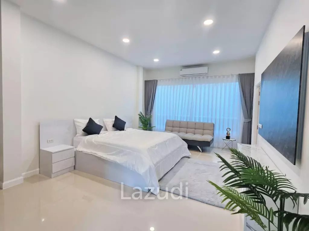 3 Bedrooms 4 Bathrooms 270 SQ.M. Garden Ville 6