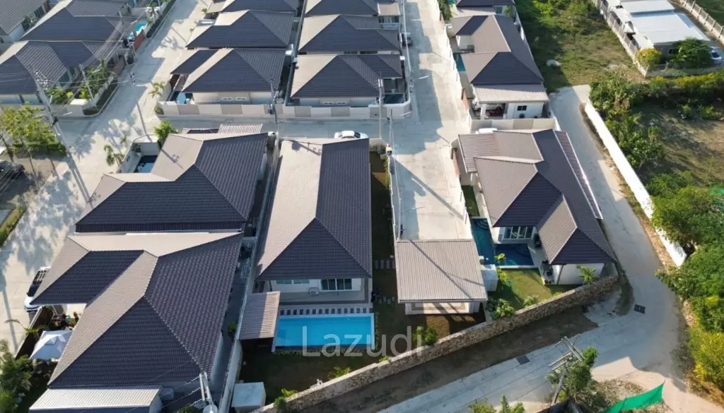 3 Bedrooms 4 Bathrooms 270 SQ.M. Garden Ville 6
