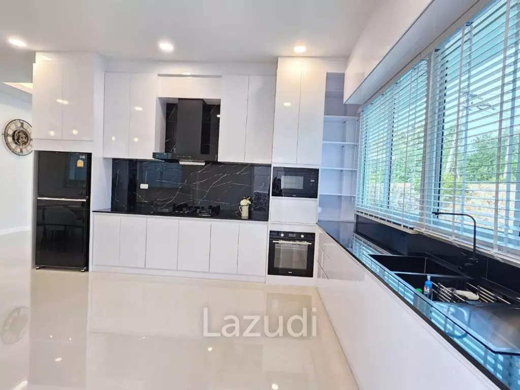 3 Bedrooms 4 Bathrooms 270 SQ.M. Garden Ville 6