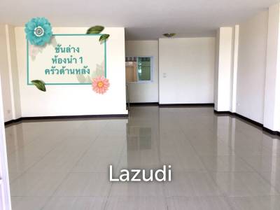 ขายด่วน!!! ตึกแถว 4 ห้องนอน ติดถนนสันกำแพงสายใหม่
