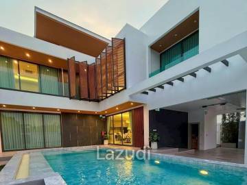 4 Beds 5 Baths 330 SQ.M. Jomtien Beach Paradise