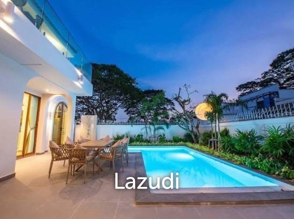4 Beds 5 Baths 330 SQ.M. Pool Villa in Jomtien