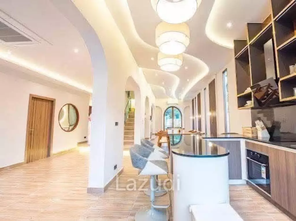 4 Beds 5 Baths 330 SQ.M. Pool Villa in Jomtien