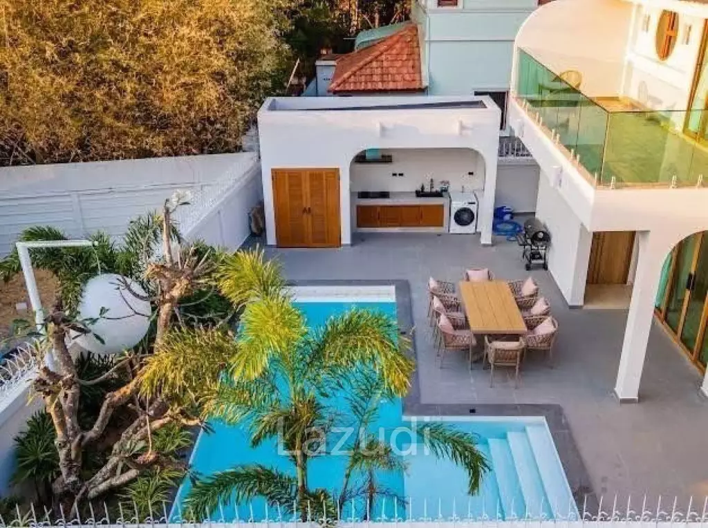 4 Beds 5 Baths 330 SQ.M. Pool Villa in Jomtien