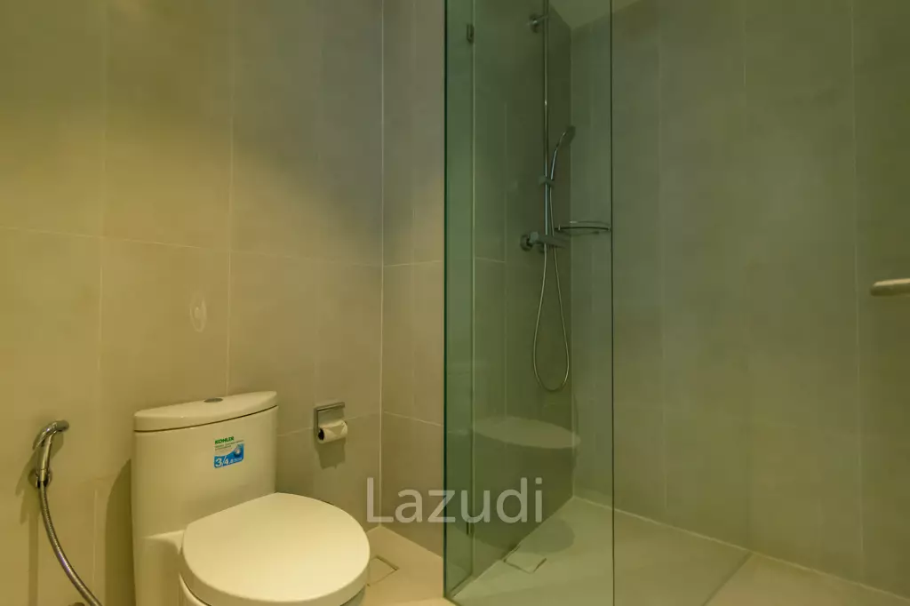 BLACK MOUNTAIN :  Luxurious 4 Storey 6 Bed Pool Villa on the Golf Course
