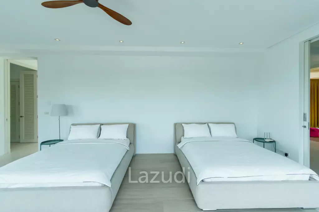 BLACK MOUNTAIN :  Luxurious 4 Storey 6 Bed Pool Villa on the Golf Course