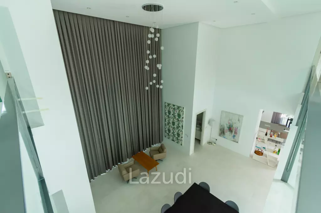 BLACK MOUNTAIN :  Luxurious 4 Storey 6 Bed Pool Villa on the Golf Course