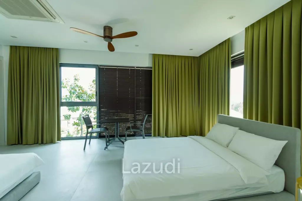 BLACK MOUNTAIN :  Luxurious 4 Storey 6 Bed Pool Villa on the Golf Course