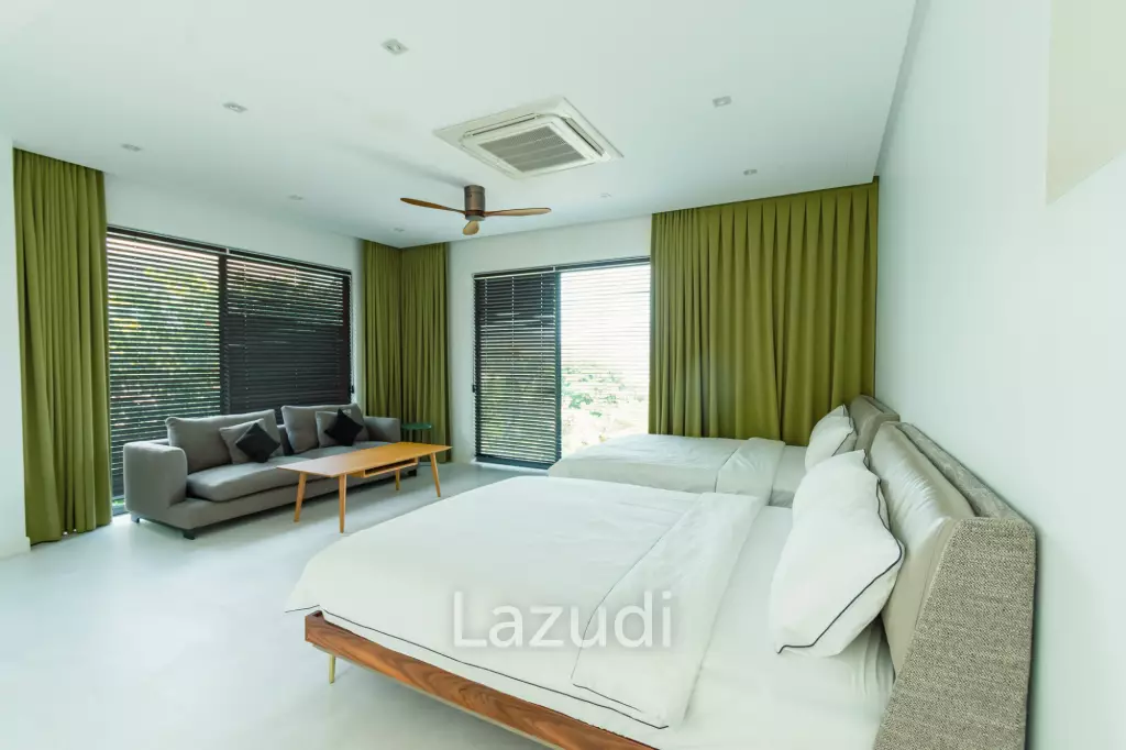 BLACK MOUNTAIN :  Luxurious 4 Storey 6 Bed Pool Villa on the Golf Course
