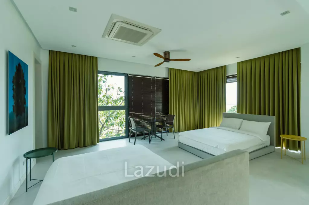 BLACK MOUNTAIN :  Luxurious 4 Storey 6 Bed Pool Villa on the Golf Course