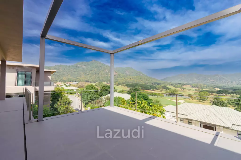 BLACK MOUNTAIN :  Luxurious 4 Storey 6 Bed Pool Villa on the Golf Course