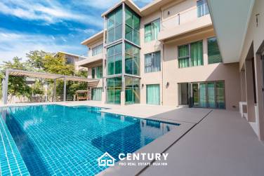 BLACK MOUNTAIN :  Luxurious 4 Storey 6 Bed Pool Villa on the Golf Course