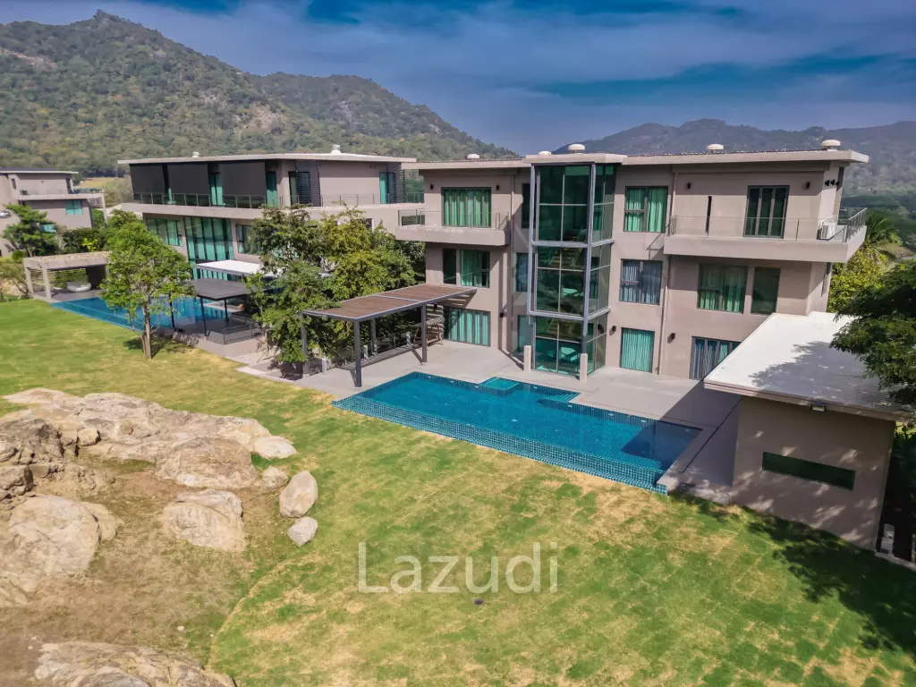 BLACK MOUNTAIN :  Luxurious 4 Storey 6 Bed Pool Villa on the Golf Course