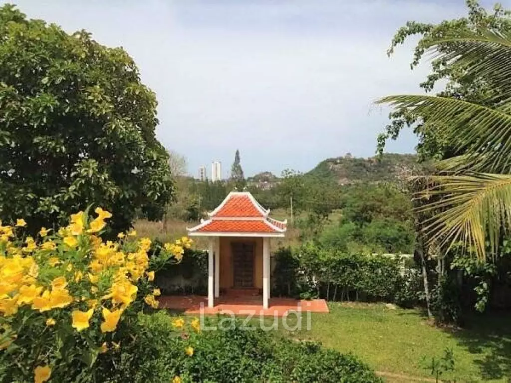 HUNSA RESIDENCES : Grand Luxury Estate with 5 Bedrooms + 2 Bedroom Maid house.