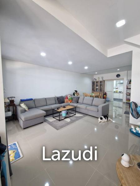 Townhouse 3-Bed for Sale in Bang Rak, Ko Samui