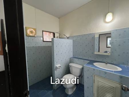 3 Bedrooms  Single-Storey House Near To The City