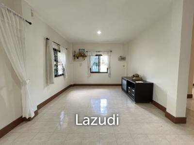 3 Bedrooms  Single-Storey House Near To The City