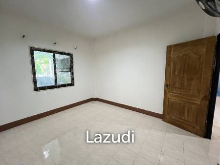 3 Bedrooms  Single-Storey House Near To The City
