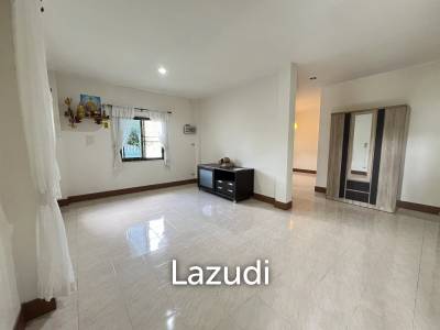 3 Bedrooms  Single-Storey House Near To The City