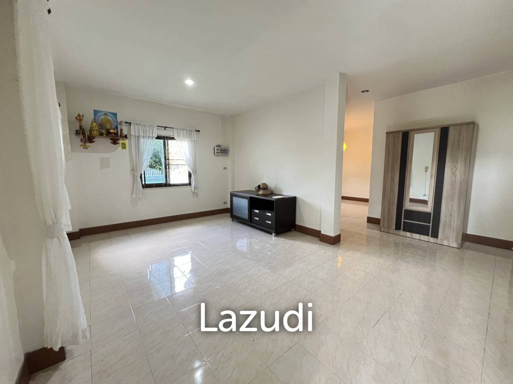 3 Bedrooms  Single-Storey House Near To The City
